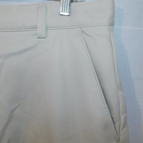 IZOD Golf FlexSwing Mens 34 Beige Flat front casual Shorts - Picture 6 of 8